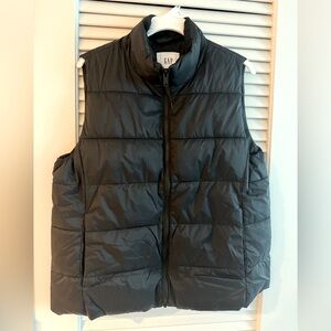 GAP vest (NWOT)